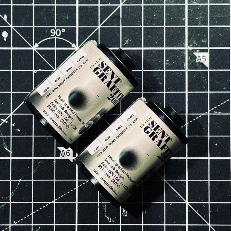 Sent Grafite, pellicola fotografica 35mm in bianco e nero bobinata artigianalmente
